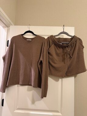 Zenana Women’s Ribbed Crew Neck Pullover & Shorts